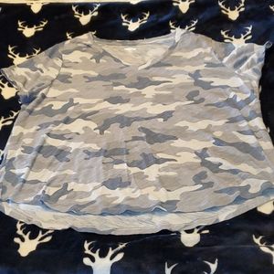 Old Navy short sleeve t-shirt